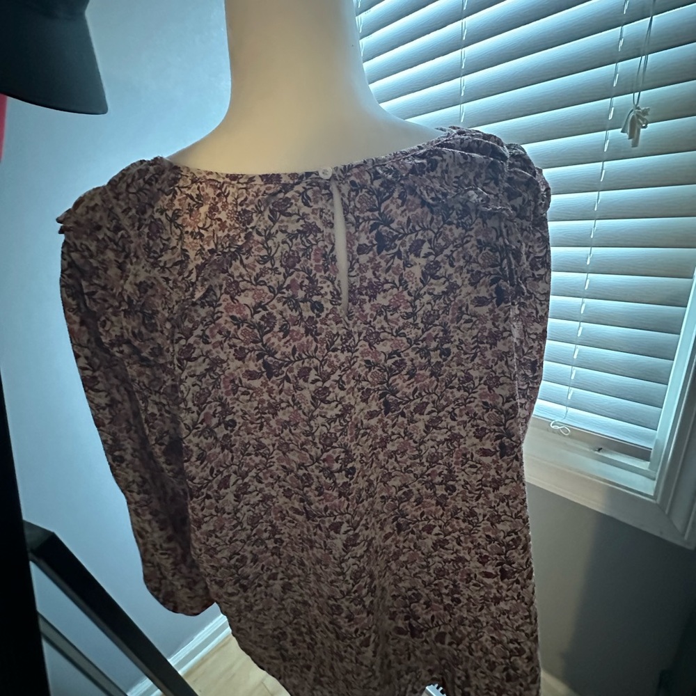 Floral Top - Picture 3 of 4
